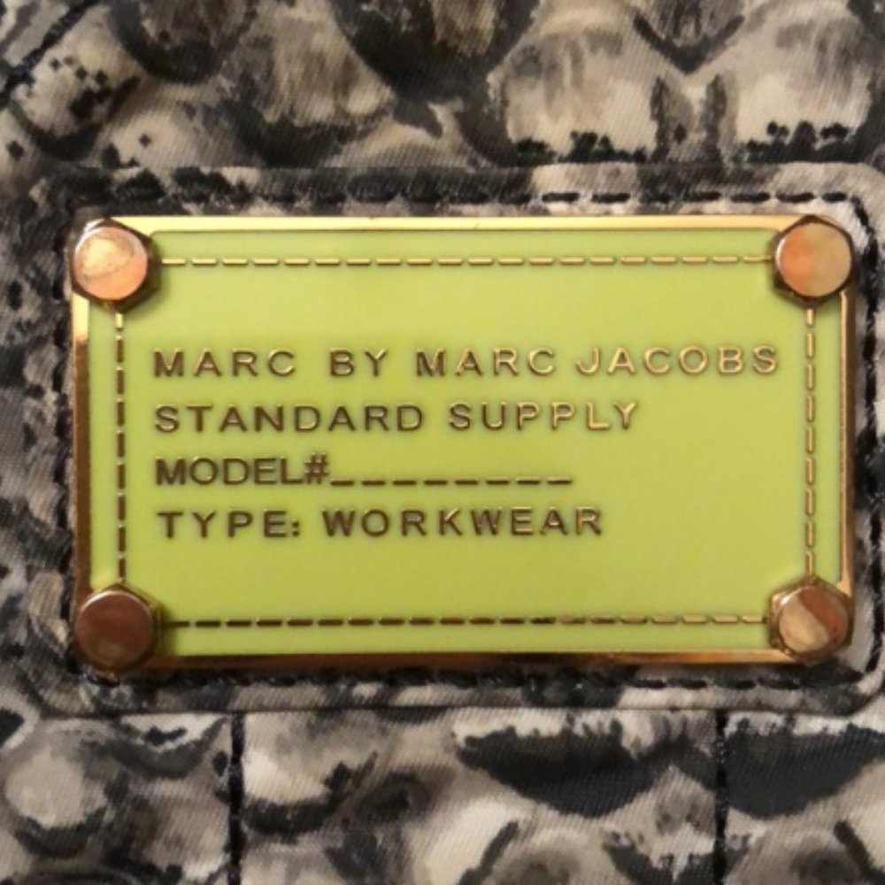 NEW Marc by Marc Jacobs Laptop Case Neon Fleece Lining Snake Skin WORKWEAR - Picture 4 of 11